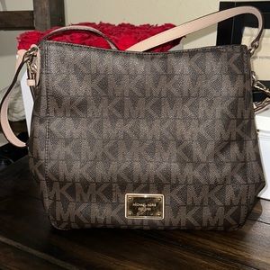 Michael Kors Satchel Monogram
